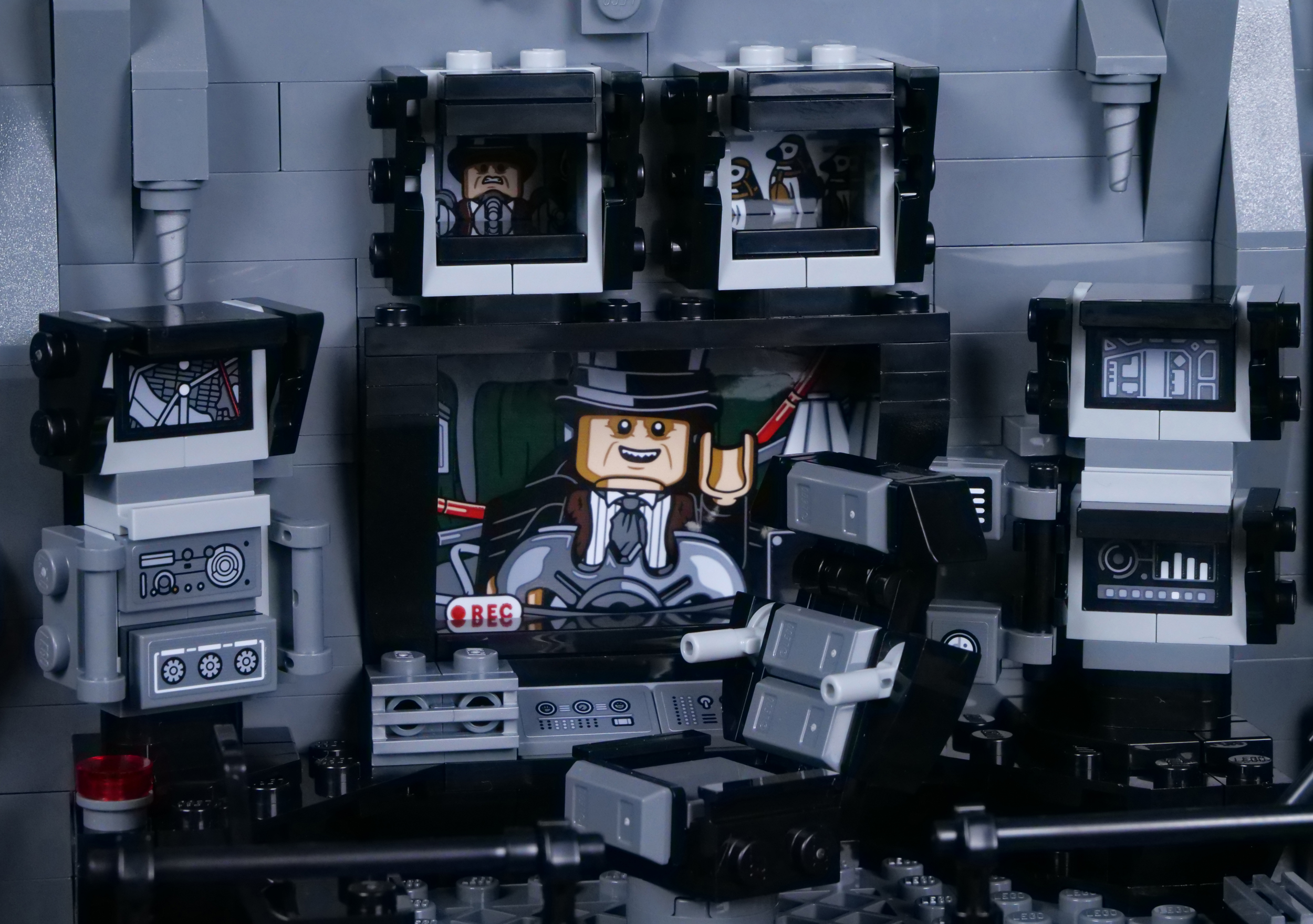 LEGO 76252 Batcave - Shadow Box Review | Brickset